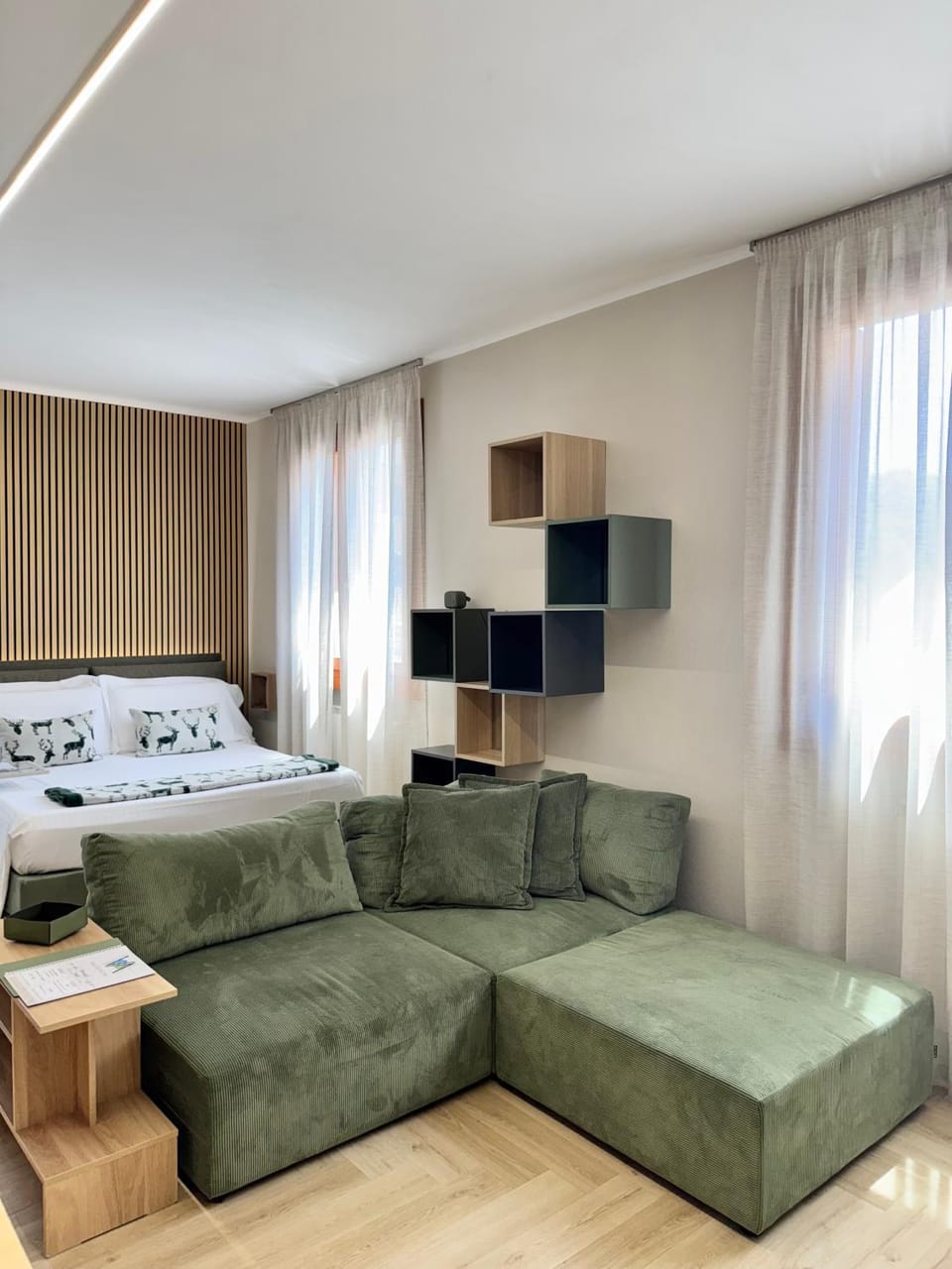 Bed, Living room, Photo of the whole room, Bedroom, Area and facilities