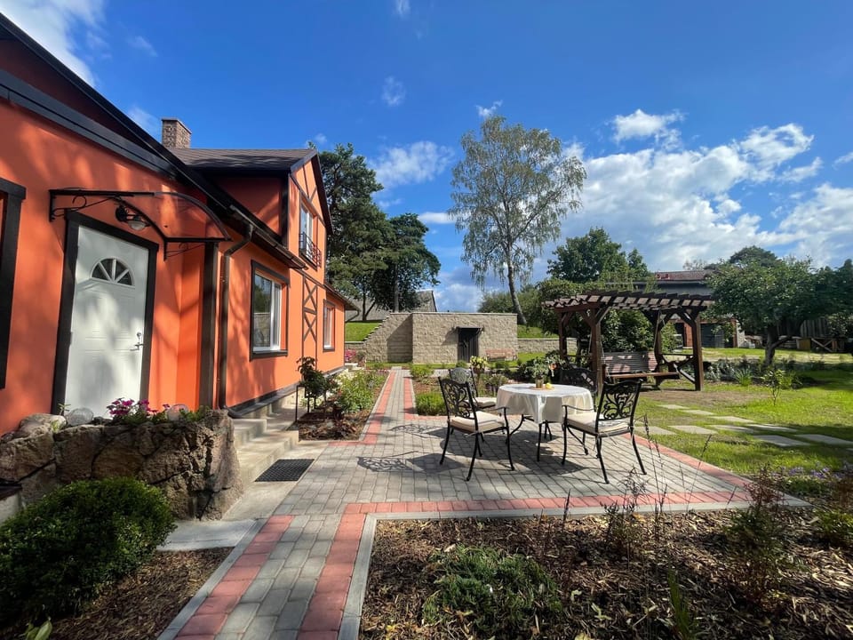More Holiday Cottage M, 85 meters to the beach with large garden House in Jūrmala