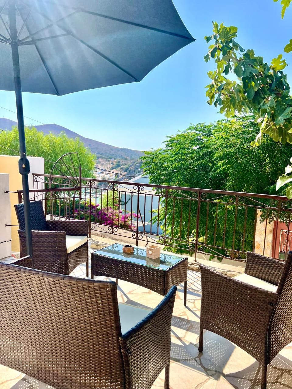 Property building, View (from property/room), Balcony/Terrace, Living room, Seating area