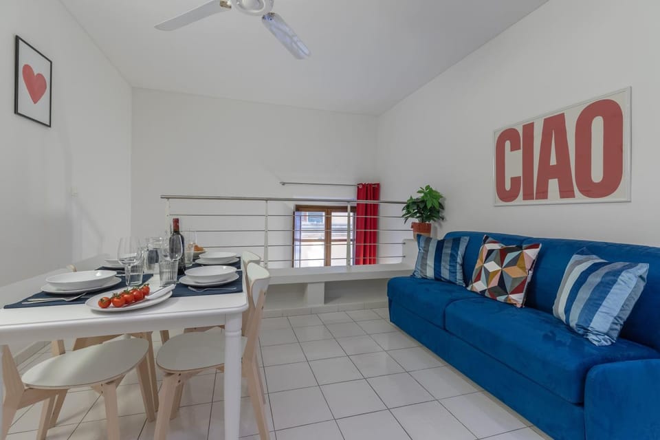 Charming Loft Near the Duomo Cathedral Apartment in Florence