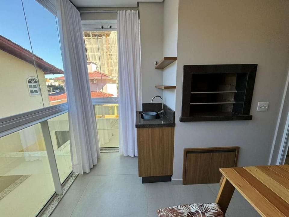 Cód 75 - Apto com 3 dormitórios no Millenium Apartment in Florianopolis