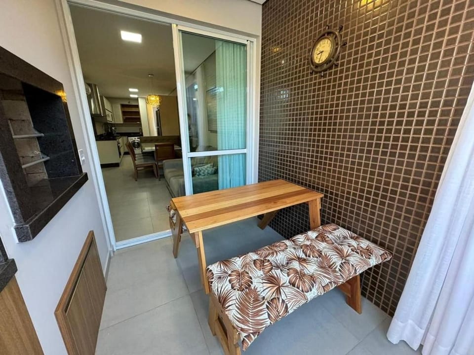 Cód 75 - Apto com 3 dormitórios no Millenium Apartment in Florianopolis