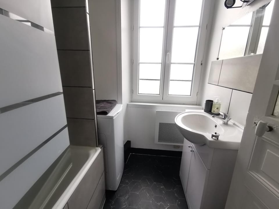 Ava- Studio au Passage Apartment in Concarneau