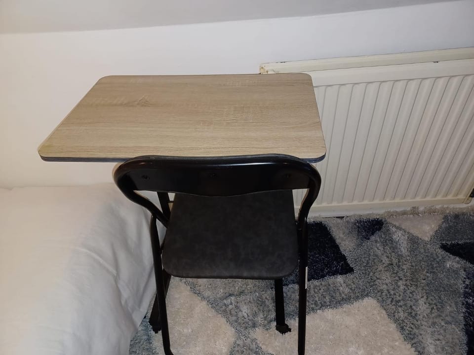 Byron View House R6 Vacation rental in Luton