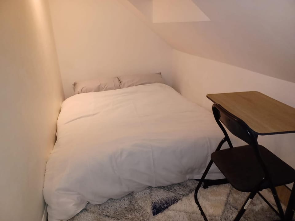 Byron View House R6 Vacation rental in Luton