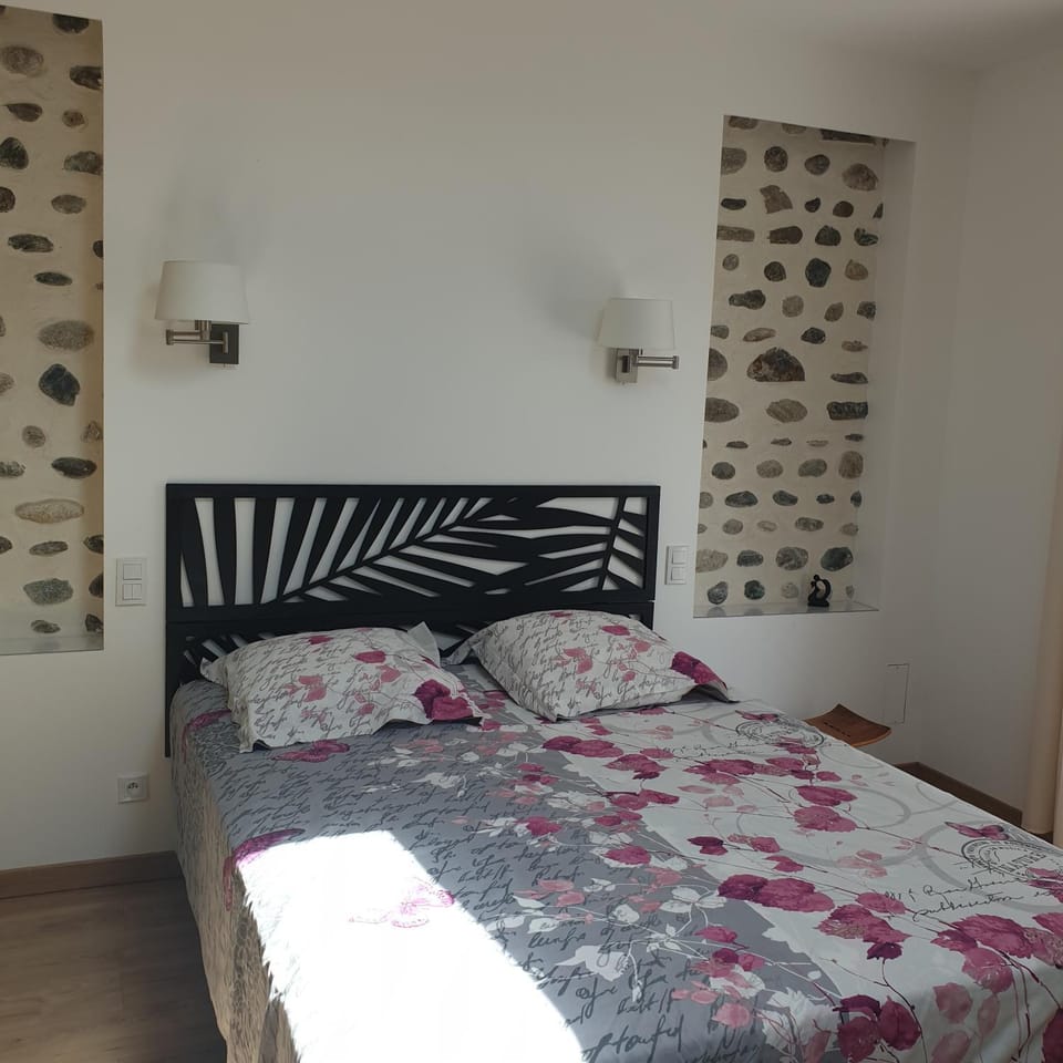 Logement indépendant chez l'habitant, situé dans les Pyrénées Vacation rental in Occitanie