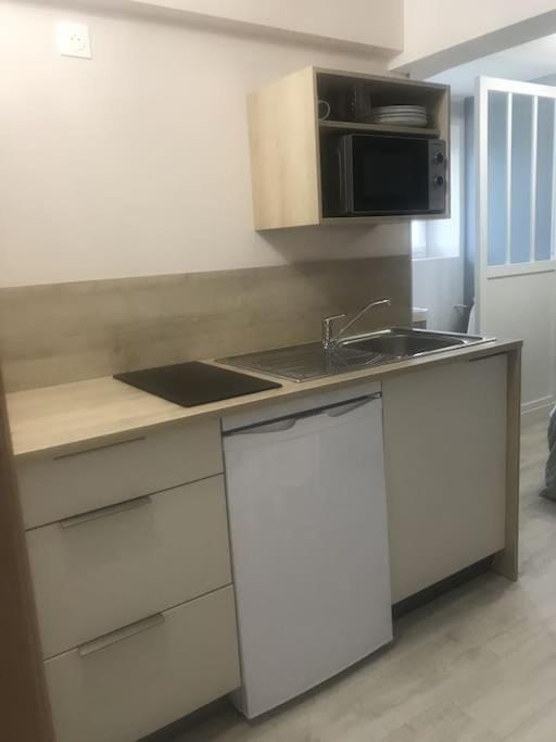 Studio neuf dans maison avec vue sur la chaine des puys Apartment in Riom