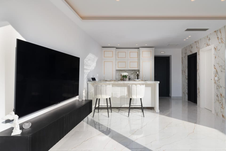 TV and multimedia, Kitchen or kitchenette, Dining area