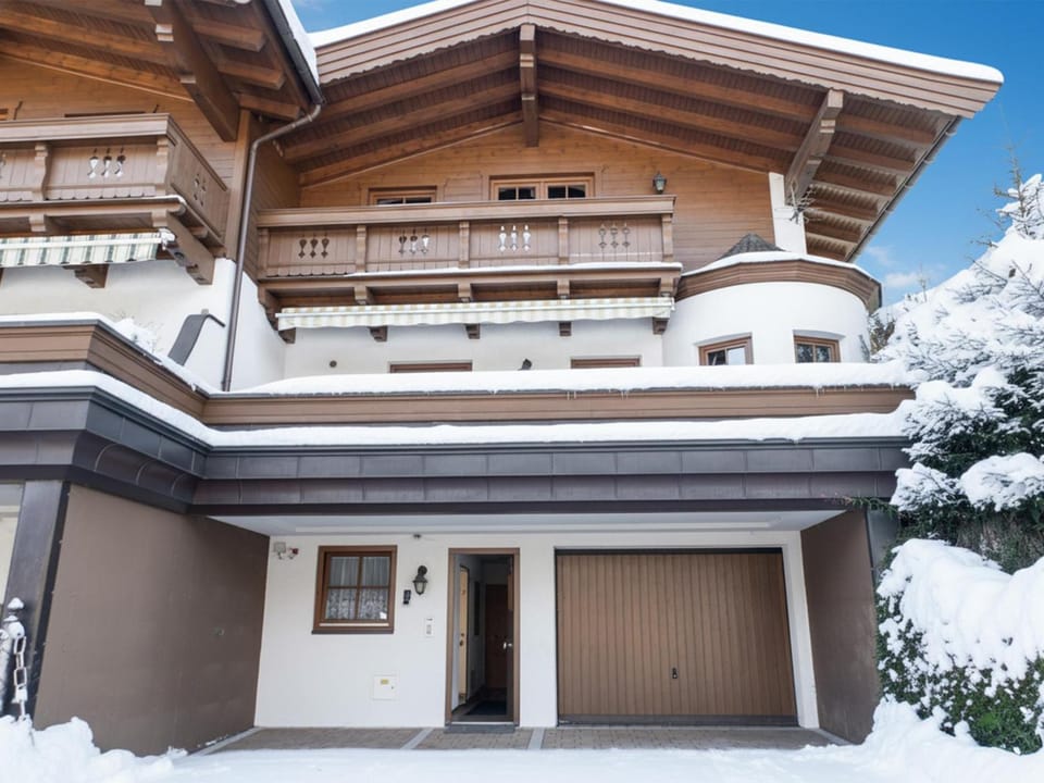 Property building, Winter