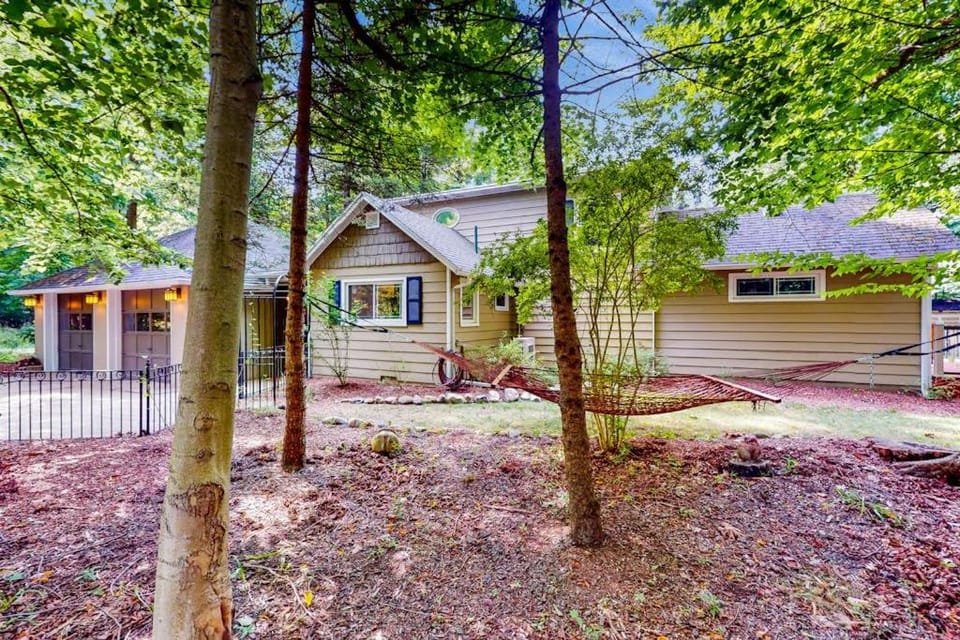 Afterglow House in Michigan