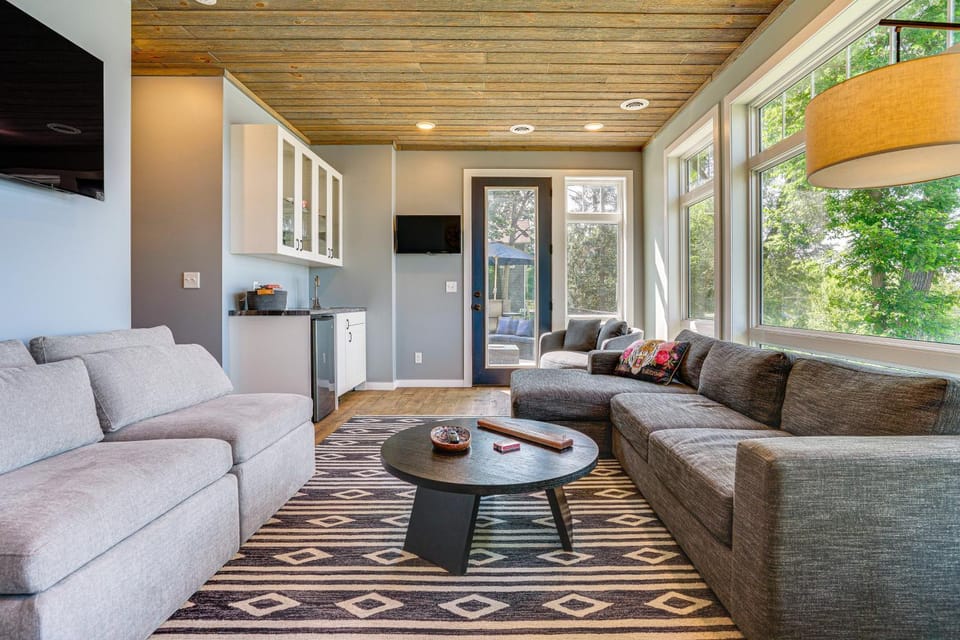 Maiden Rock Cottage w/ Fire Pit & Lake Pepin Views House in Maiden Rock