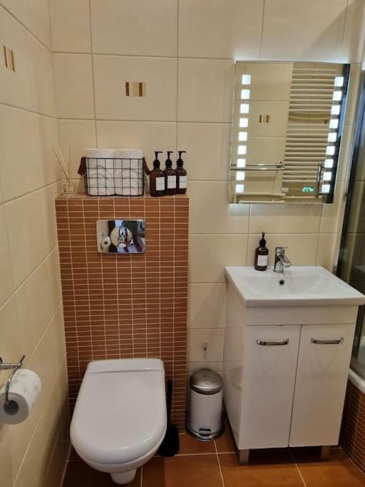 Toilet, Bathroom