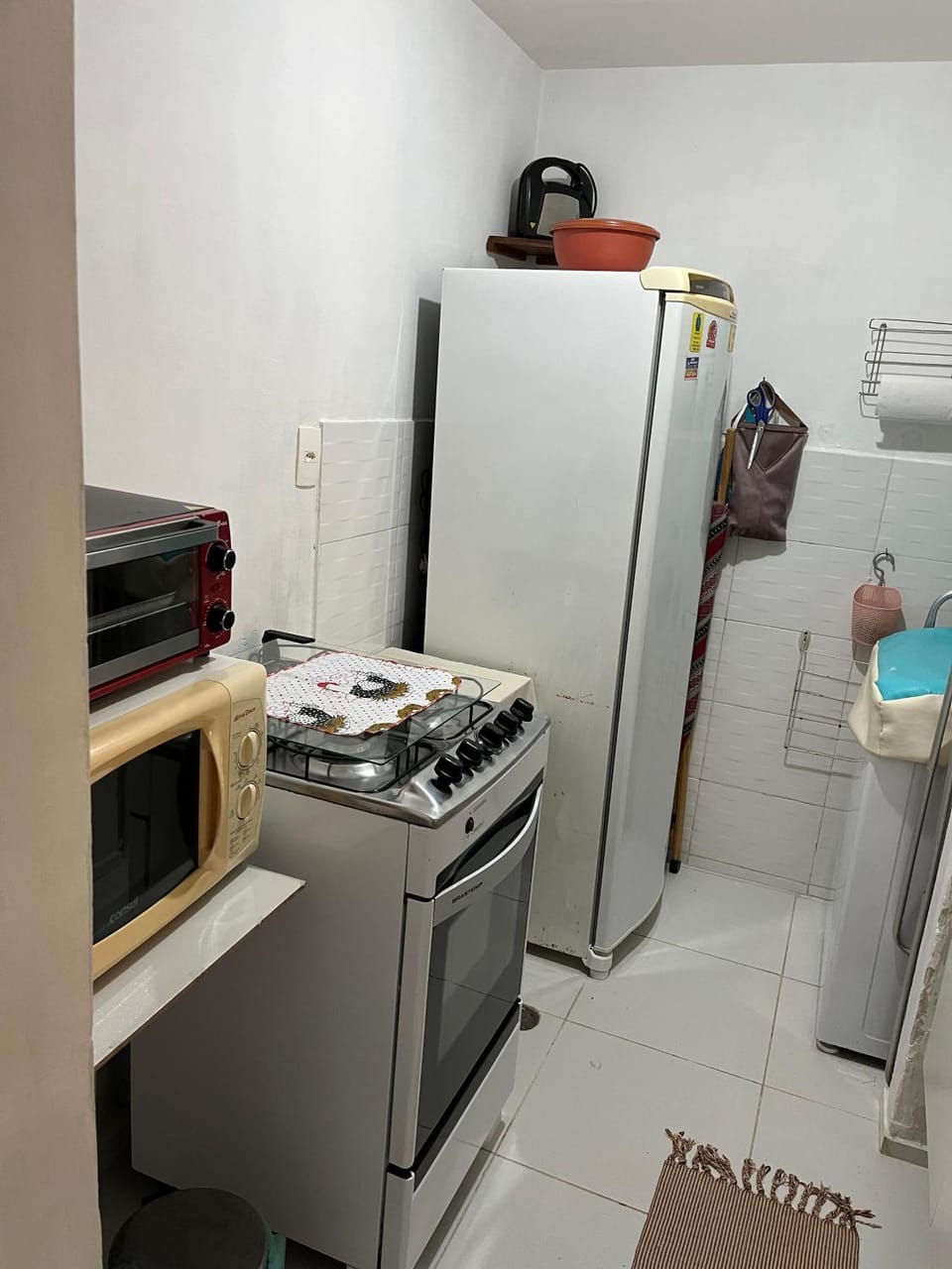 Kitchen or kitchenette, oven, pet friendly, stove, washing machine