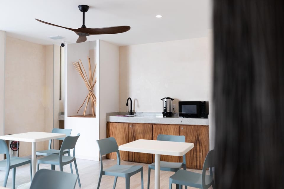 Seating area, Dining area, Communal kitchen, kitchen
