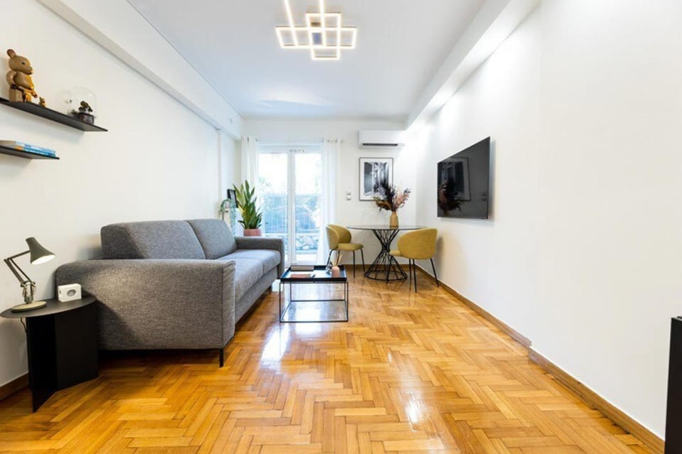 Bright and Stylish Apartment in Palaio faliro Apartment in South Athens