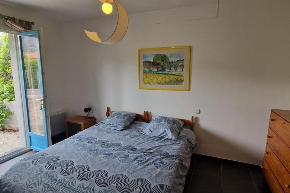 Duplex La maison bleue T2 au calme avec Terrasse Apartment in Collioure
