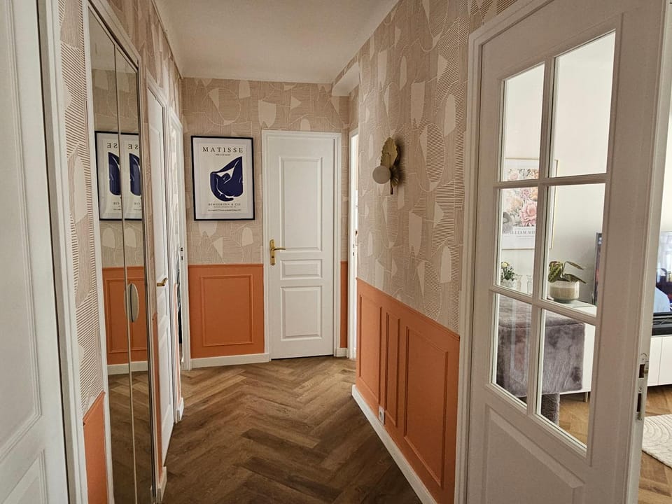 123 non Appartement renové au dernier étage en ville et au calme Apartment in Toulon