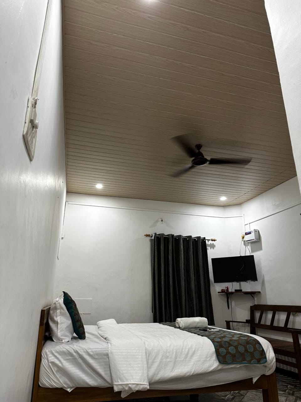 Bedroom, air conditioner
