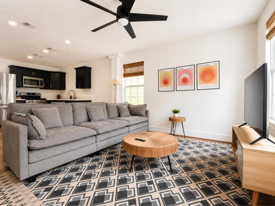 Communal lounge/ TV room, TV and multimedia, Living room