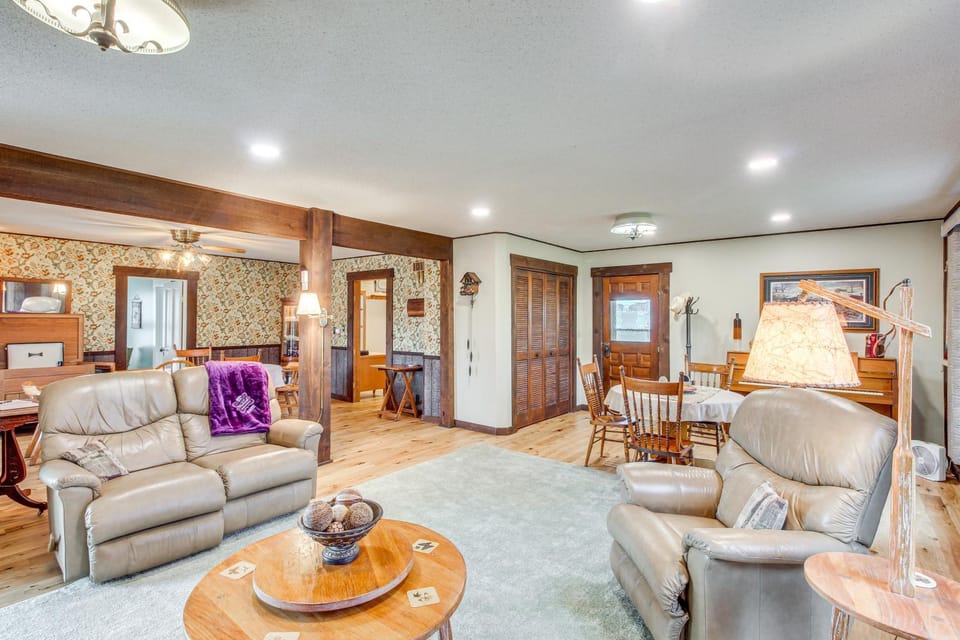 Erie Farmhouse w/ Fire Pit + Grill: Pets Welcome! House in Ozark Mountains