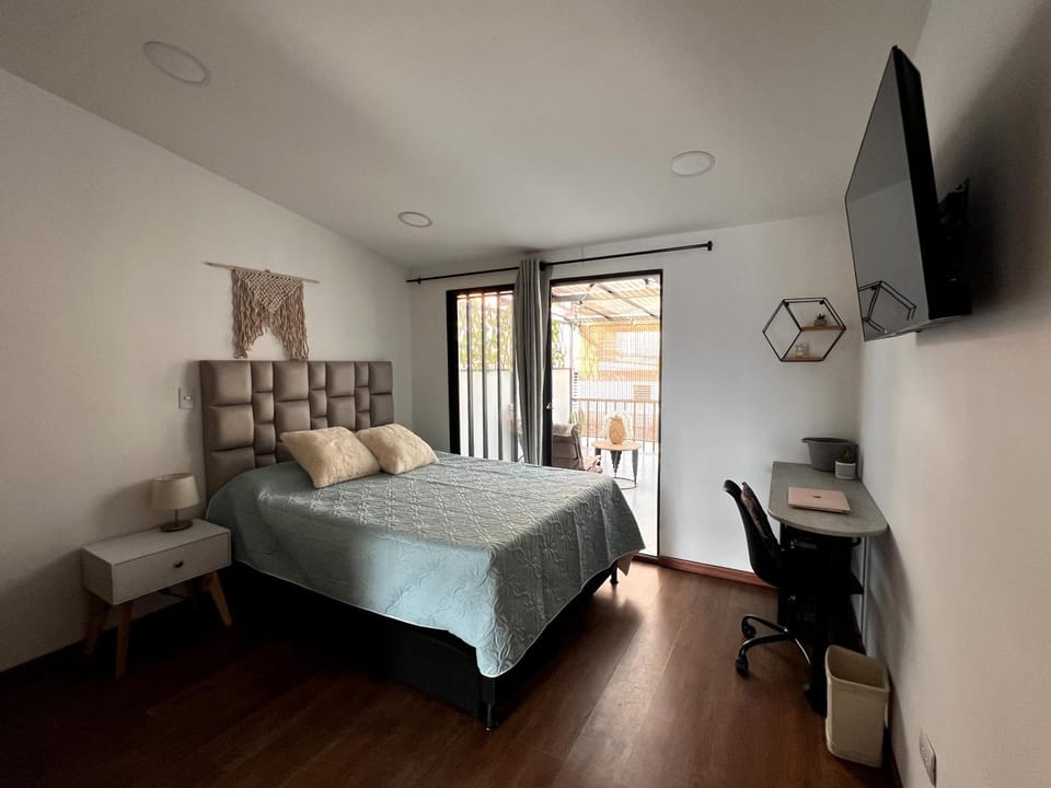 Bed, People