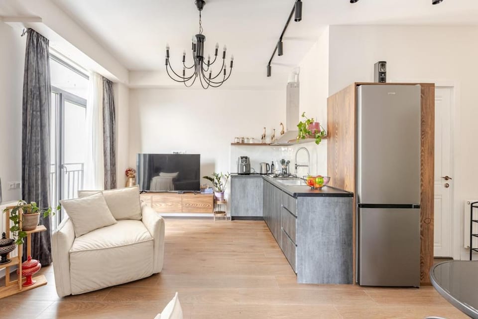 Coffee/tea facilities, Kitchen or kitchenette, Living room, stove