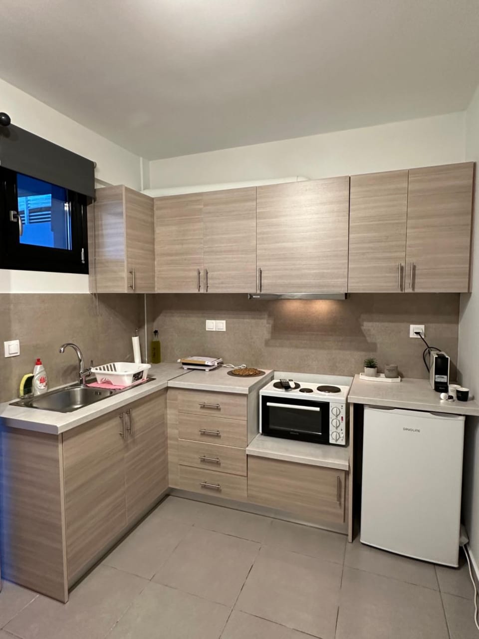 Kitchen or kitchenette, kitchen