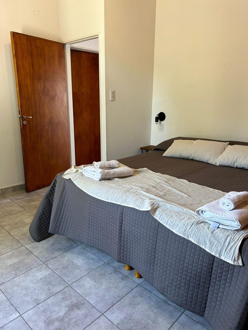 Bed, Photo of the whole room