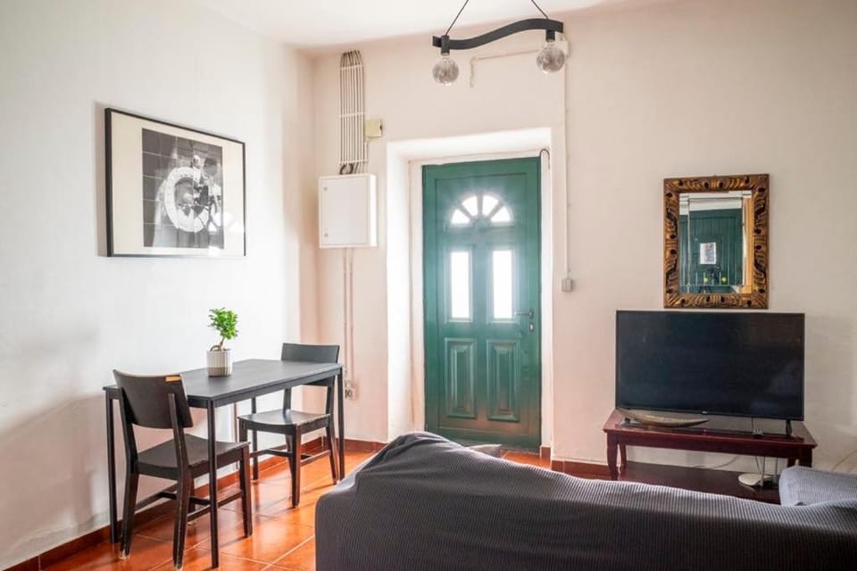 Front House Apartment in Lisbon