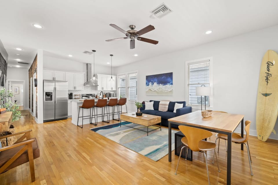 TV and multimedia, Living room, Seating area, Dining area, Evening entertainment