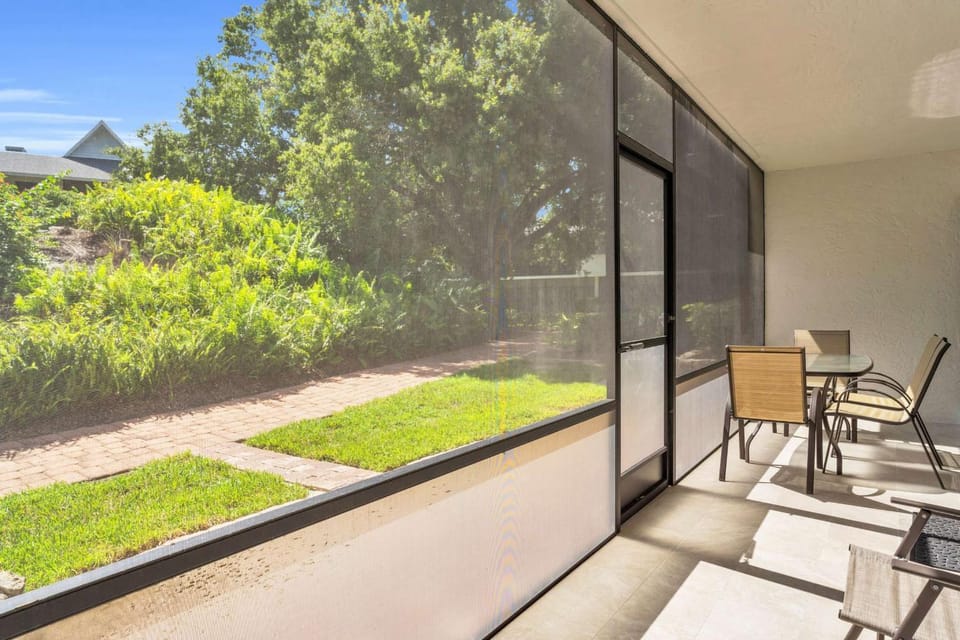 1st Floor With Reosrt Views House in Naples