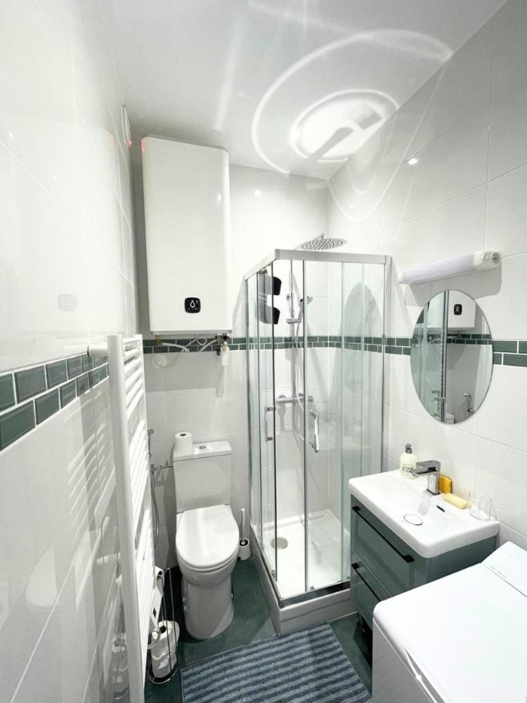 Shower, Bathroom