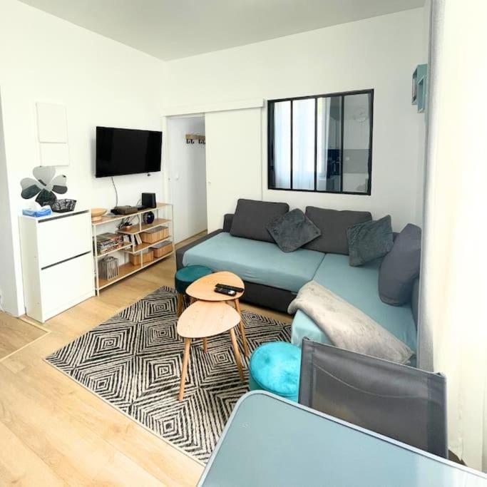 Communal lounge/ TV room