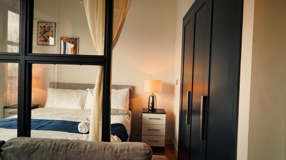 London City Island 1 Bedroom Luxury Apartments, Private Balcony Apartment in London