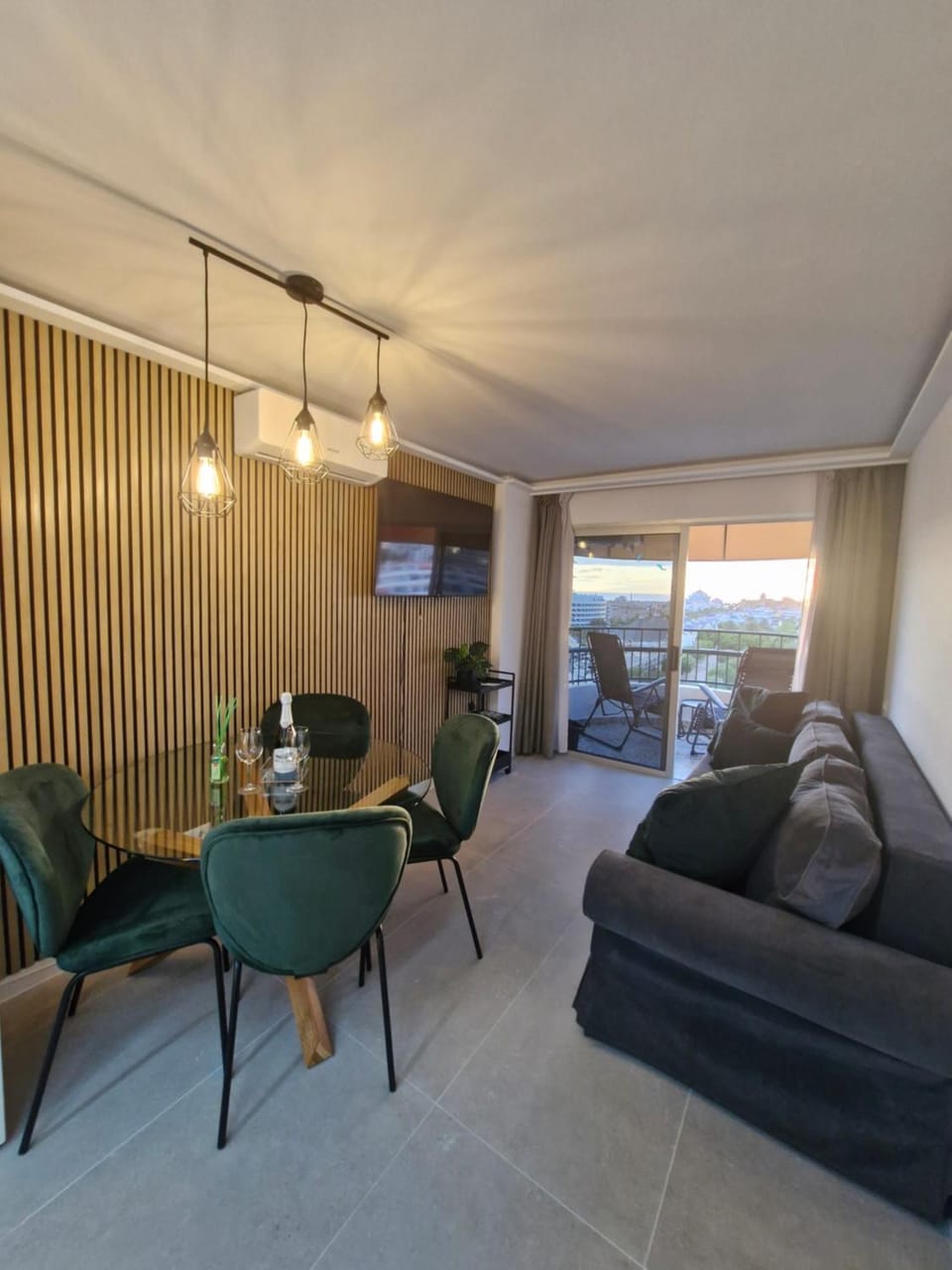 Living room, Dining area