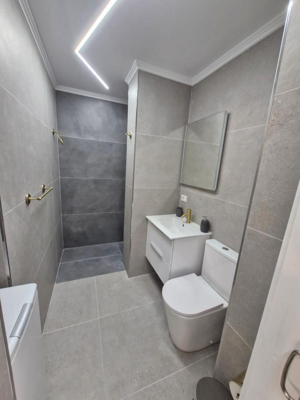 Shower, Toilet, Bathroom