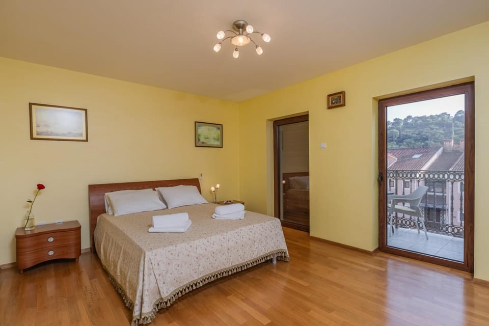 Photo of the whole room, City view, Sea view, Quiet street view