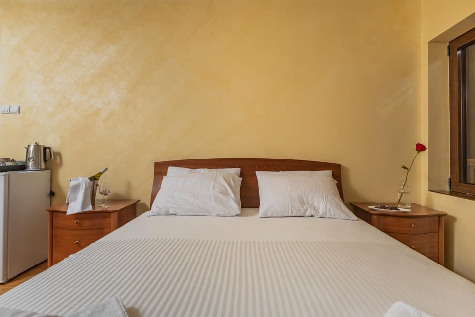 Bed, Coffee/tea facilities, Photo of the whole room, Bedroom