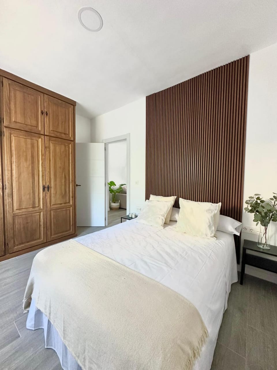 Bed, Photo of the whole room, Bedroom, wardrobe
