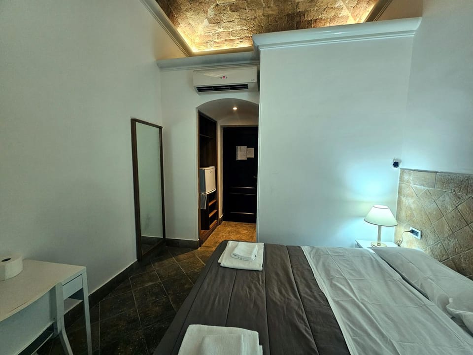 Bed, Photo of the whole room, Bedroom, towels, air conditioner
