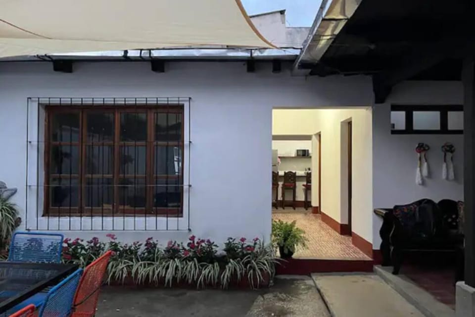 T2-House 10 guests 3 blocks away from central park House in Antigua Guatemala