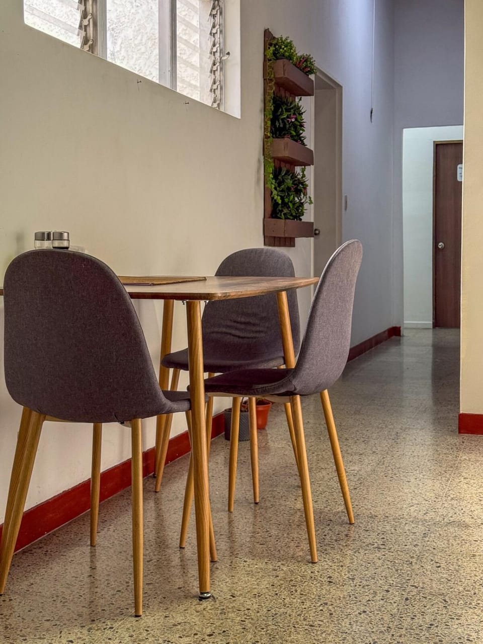 Seating area, Dining area