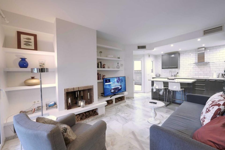 Communal lounge/ TV room, Living room