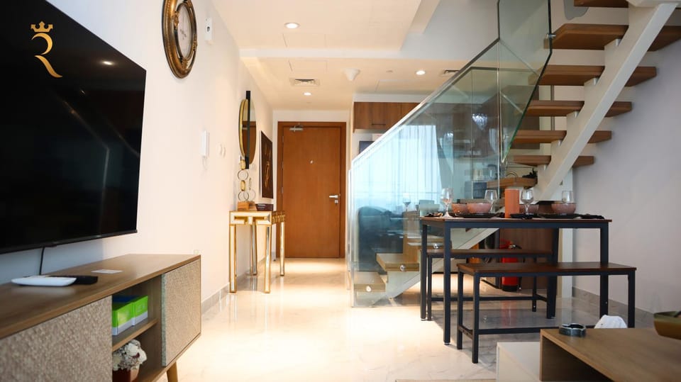Communal lounge/ TV room, TV and multimedia, Living room, Seating area, Dining area