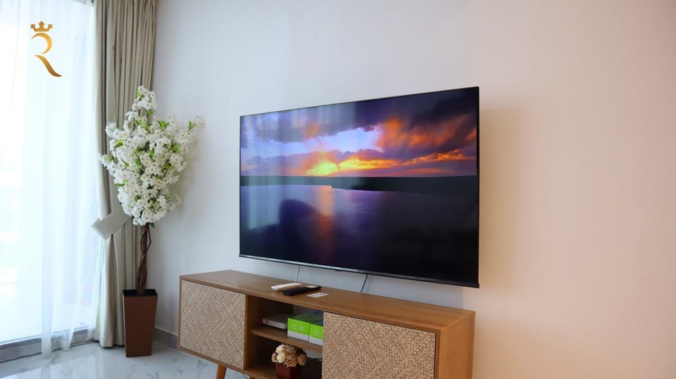Communal lounge/ TV room, TV and multimedia, Living room