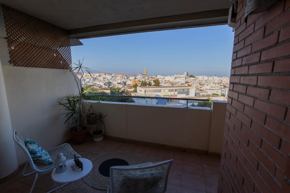 View (from property/room), Balcony/Terrace, City view