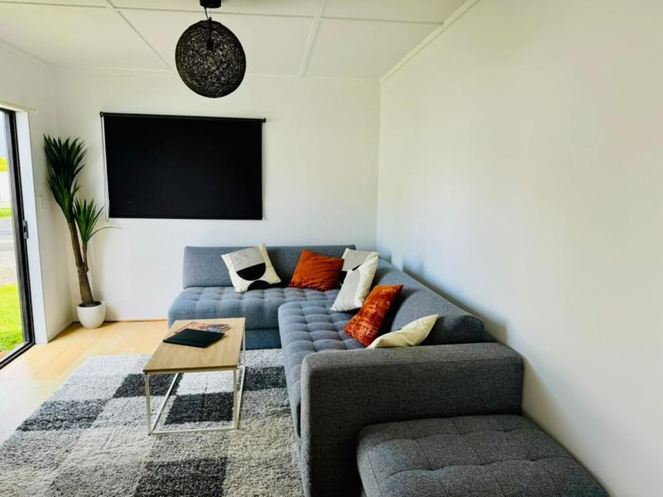Private Spa Retreat, Pet-Friendly Whitianga Stay House in Whitianga