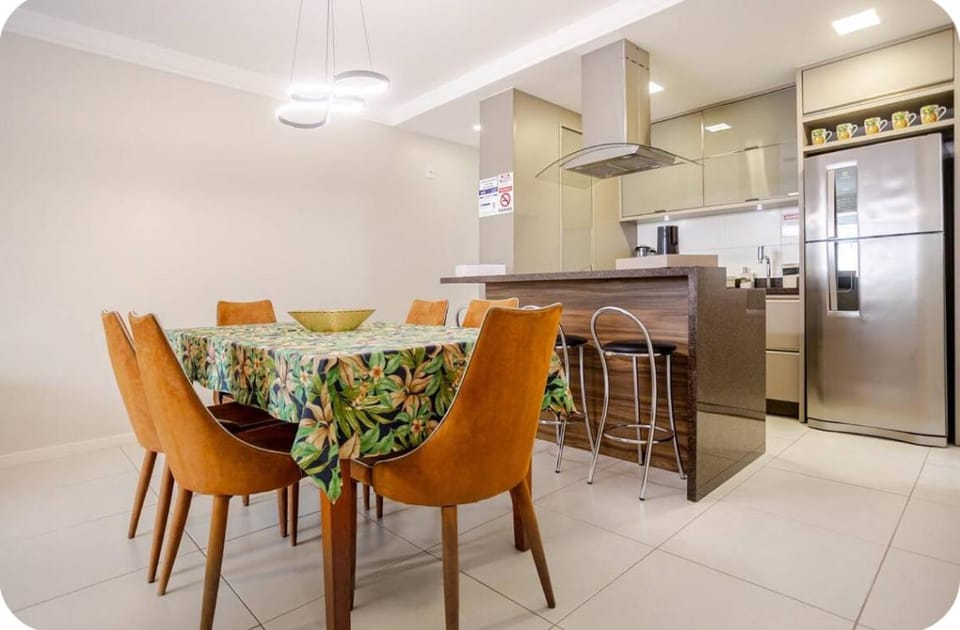 Apto Encantador 30m da Praia dos Ingleses! Apartment in Florianopolis