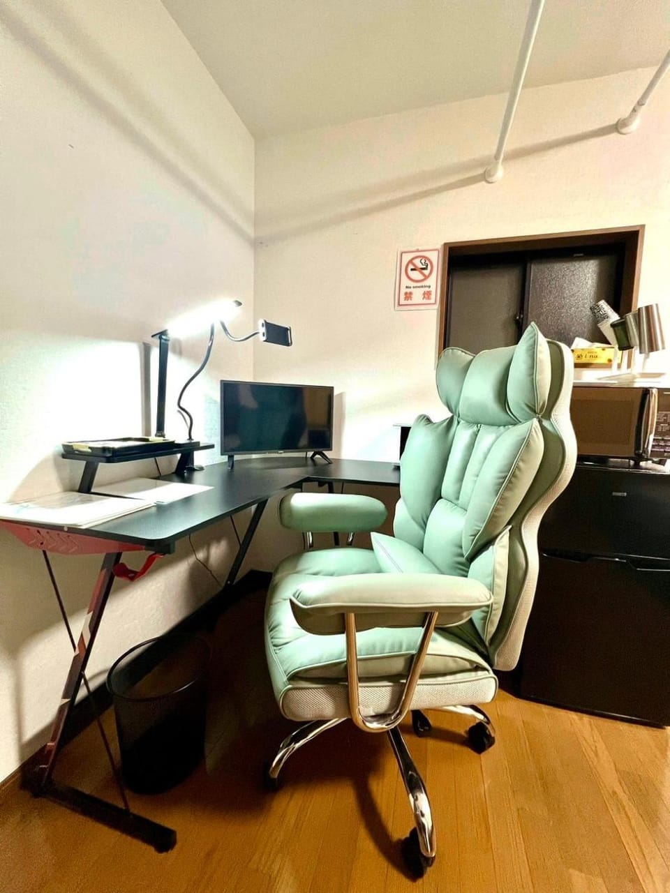 エアポートマジカ Bed and Breakfast in Osaka Prefecture