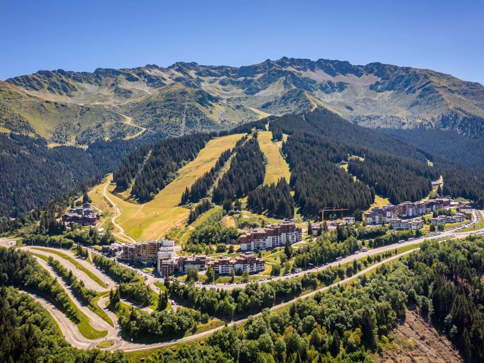 Studio confortable à 200m des pistes avec balcon et TV - Animaux interdits - FR-1-771-73 Apartment in Auvergne-Rhône-Alpes